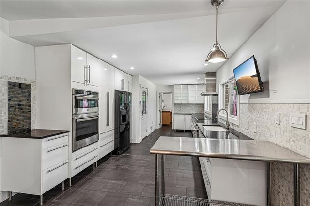 2822 Cartwright Drive, Decatur, GA 30033