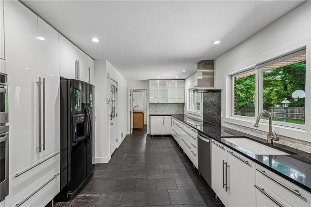 2822 Cartwright Drive, Decatur, GA 30033
