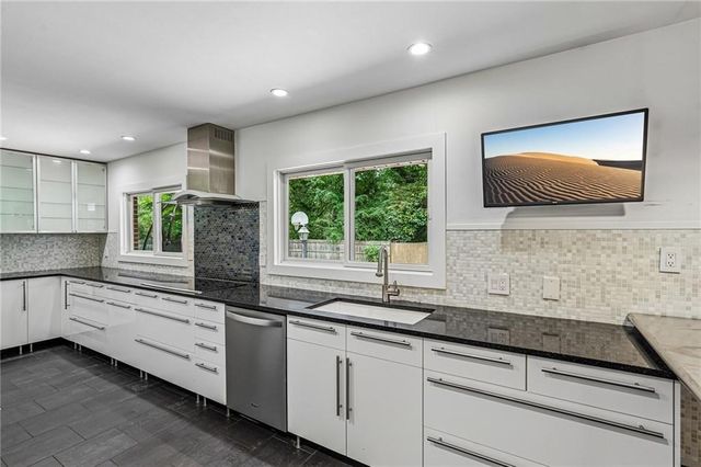 2822 Cartwright Drive, Decatur, GA 30033