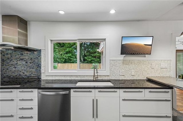 2822 Cartwright Drive, Decatur, GA 30033