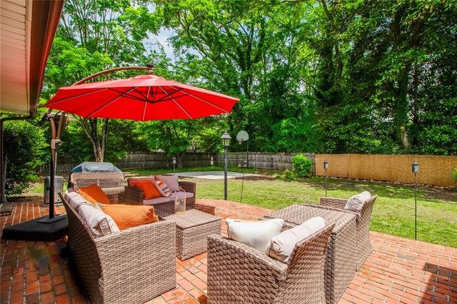 2822 Cartwright Drive, Decatur, GA 30033