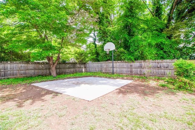 2822 Cartwright Drive, Decatur, GA 30033