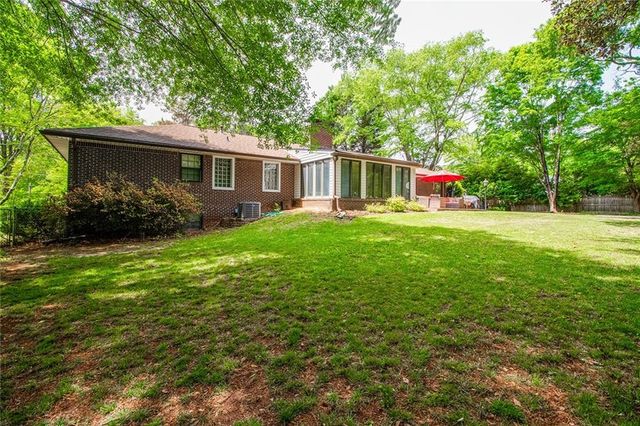2822 Cartwright Drive, Decatur, GA 30033