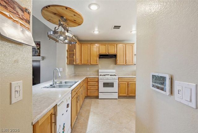 3731 Canary Creek Avenue, North Las Vegas, NV 89031