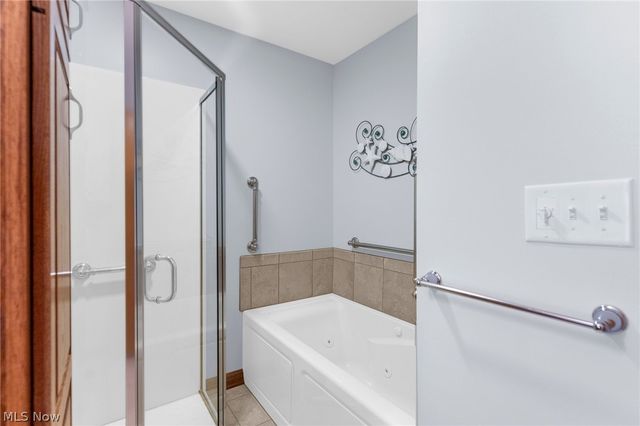 4122 Devon Drive SE, Warren, OH 44484