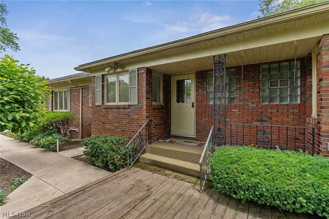 4122 Devon Drive SE, Warren, OH 44484