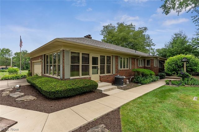 4122 Devon Drive SE, Warren, OH 44484