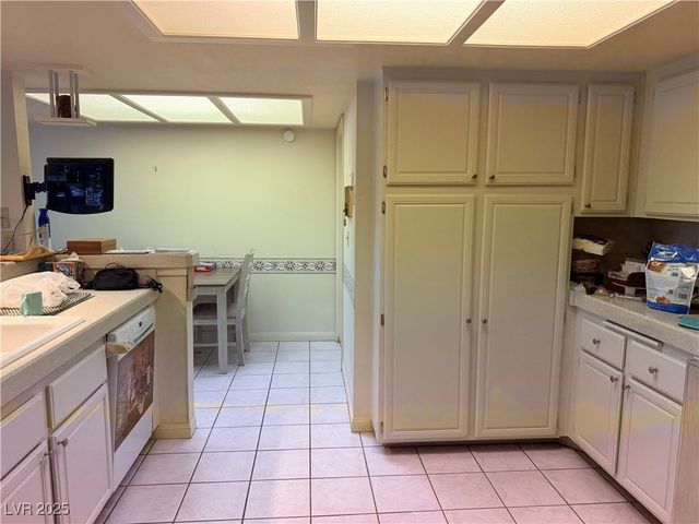 628 Cervantes Drive, Henderson, NV 89014