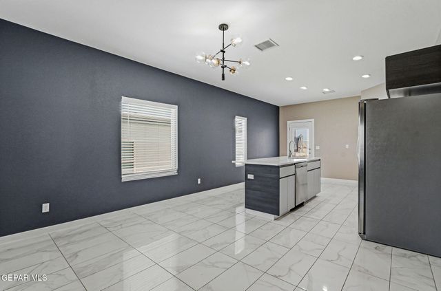 125 VIA ROJAS Drive, Horizon City, TX 79928