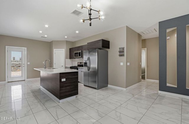 125 VIA ROJAS Drive, Horizon City, TX 79928