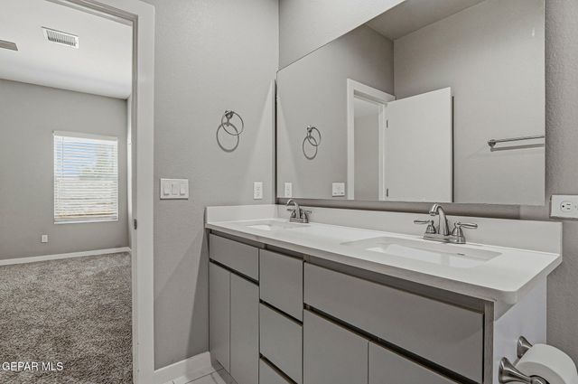 125 VIA ROJAS Drive, Horizon City, TX 79928