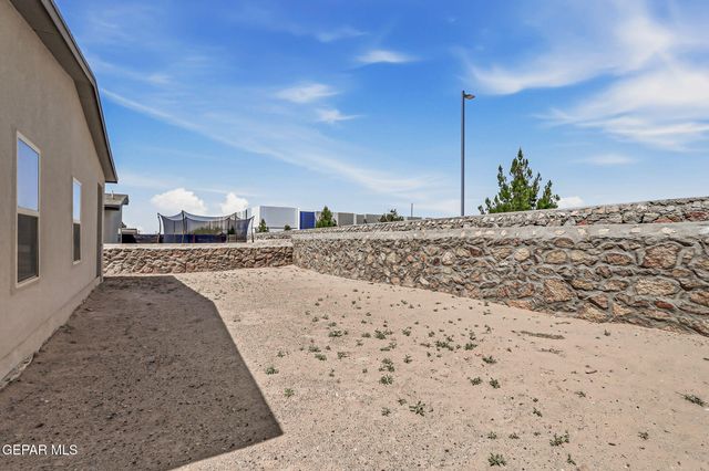 125 VIA ROJAS Drive, Horizon City, TX 79928