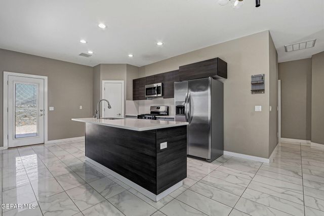 125 VIA ROJAS Drive, Horizon City, TX 79928