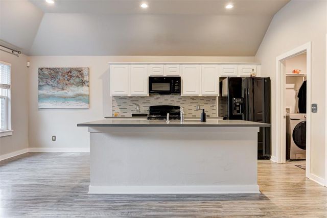 1430 Lakeview Drive, Edmond, OK 73034