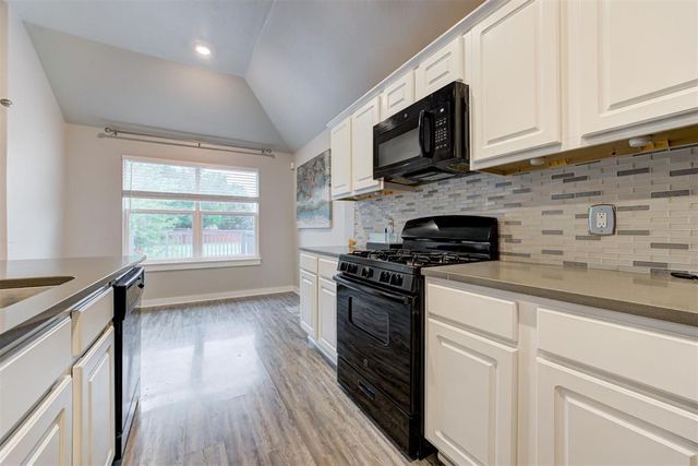 1430 Lakeview Drive, Edmond, OK 73034