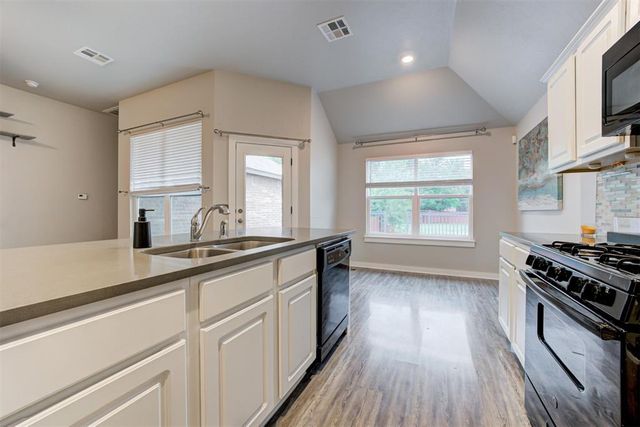 1430 Lakeview Drive, Edmond, OK 73034