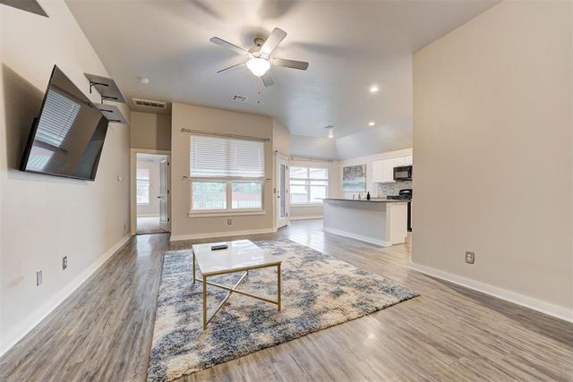 1430 Lakeview Drive, Edmond, OK 73034