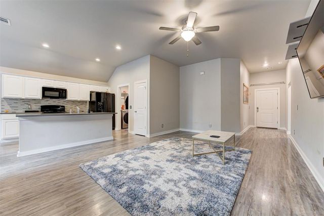 1430 Lakeview Drive, Edmond, OK 73034