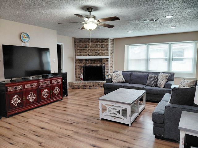 1418 Whiteoak Drive, Garland, TX 75040