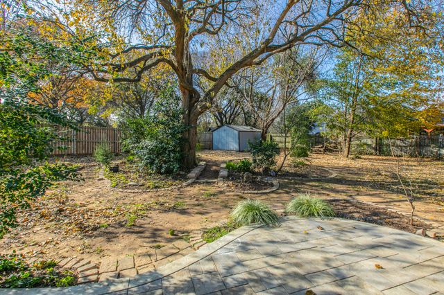 1915 Rosebud Court, Flower Mound, TX 75028