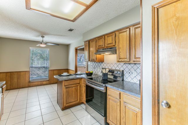 1915 Rosebud Court, Flower Mound, TX 75028