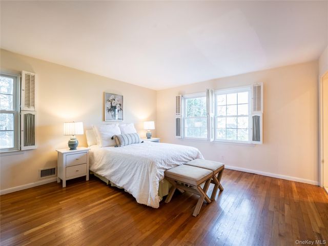 427 Ryder Road, Manhasset, NY 11030