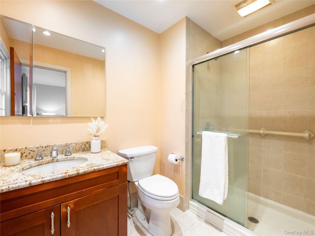 427 Ryder Road, Manhasset, NY 11030