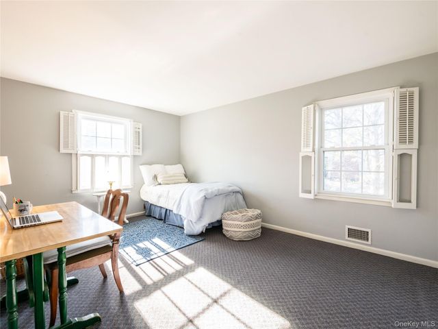 427 Ryder Road, Manhasset, NY 11030