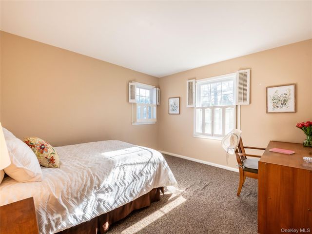 427 Ryder Road, Manhasset, NY 11030