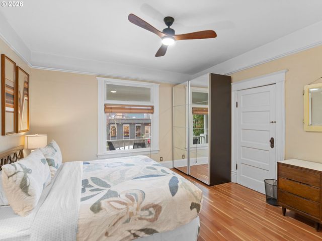 2712 Se ASH St, Portland, OR 97214