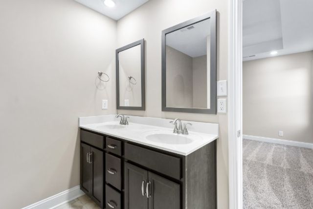 125 Ardell Dr, Clarksville, TN 37040