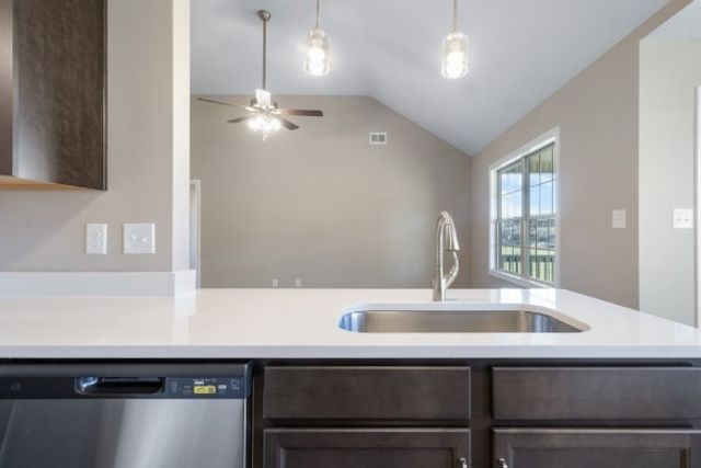 125 Ardell Dr, Clarksville, TN 37040