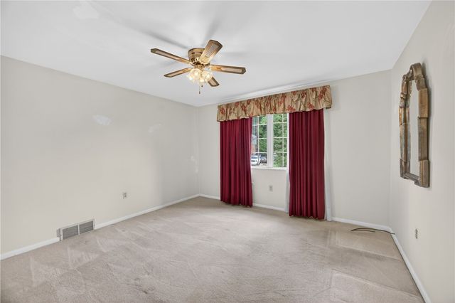 3808 Edinburg Dr, Murrysville, PA 15668