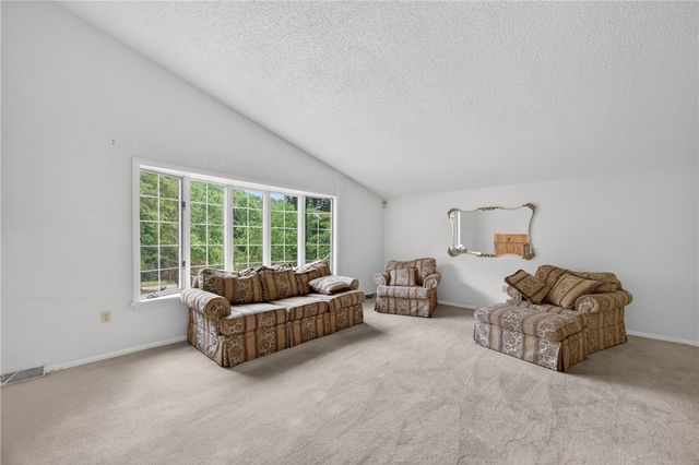 3808 Edinburg Dr, Murrysville, PA 15668