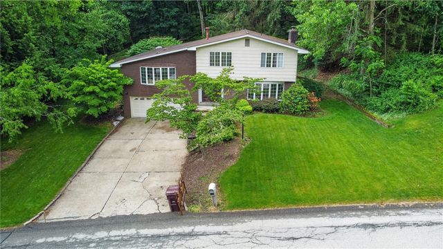 3808 Edinburg Dr, Murrysville, PA 15668