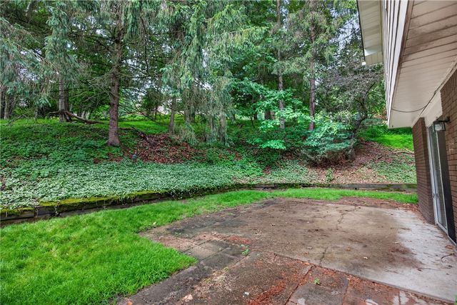 3808 Edinburg Dr, Murrysville, PA 15668