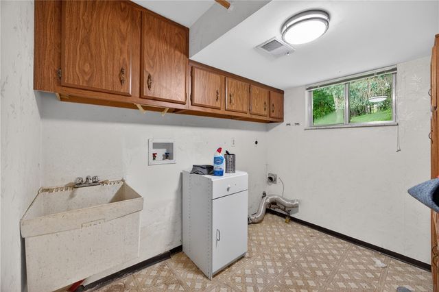 3808 Edinburg Dr, Murrysville, PA 15668