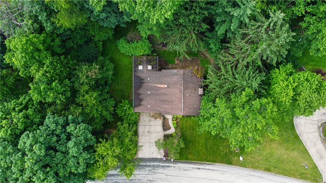 3808 Edinburg Dr, Murrysville, PA 15668