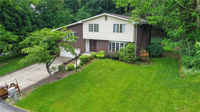 3808 Edinburg Dr, Murrysville, PA 15668