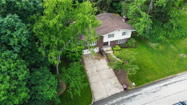 3808 Edinburg Dr, Murrysville, PA 15668