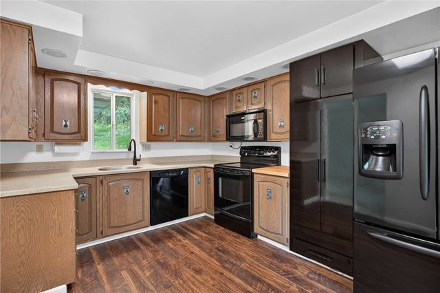 3808 Edinburg Dr, Murrysville, PA 15668
