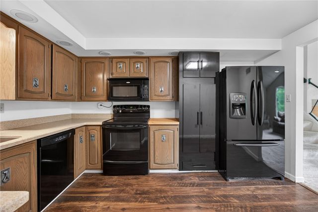 3808 Edinburg Dr, Murrysville, PA 15668