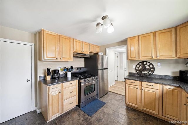 18849 Delaware Avenue, Redford, MI 48240