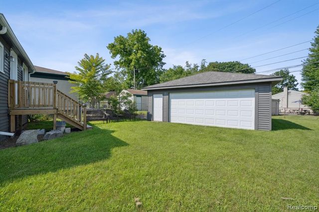 18849 Delaware Avenue, Redford, MI 48240