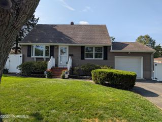 1 Fairway Drive, Toms River, NJ 08753