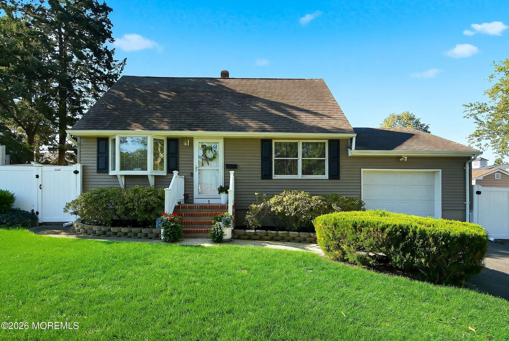 1 Fairway Drive, Toms River, NJ 08753