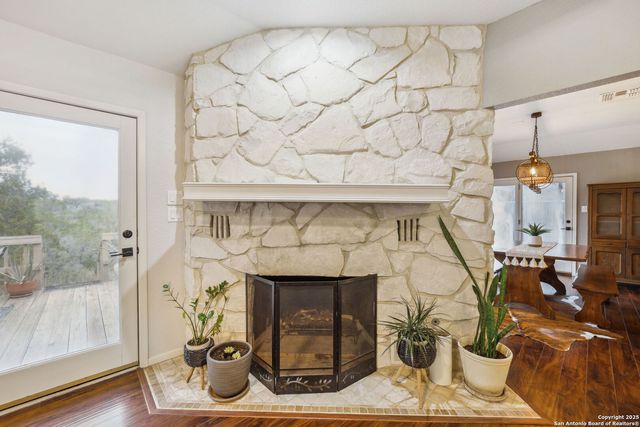 97 MISSION DR, New Braunfels, TX 78130