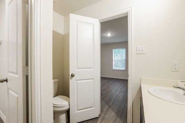 8213 Linda Vista Road, Houston, TX 77028