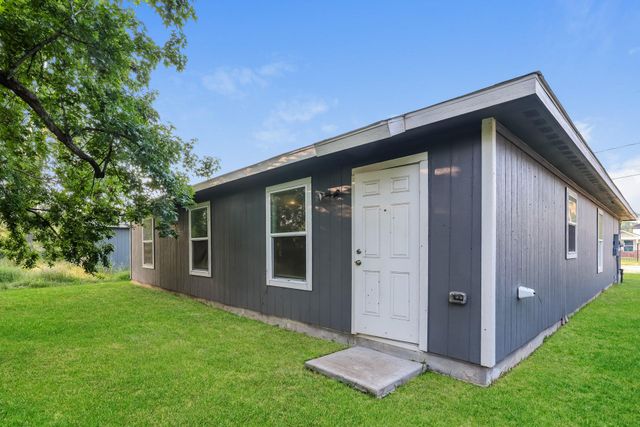 8213 Linda Vista Road, Houston, TX 77028