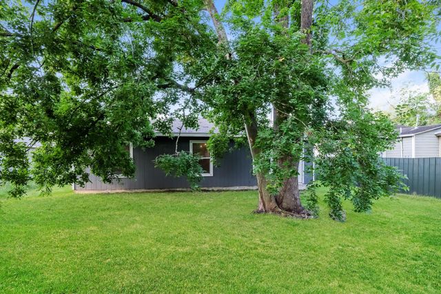 8213 Linda Vista Road, Houston, TX 77028